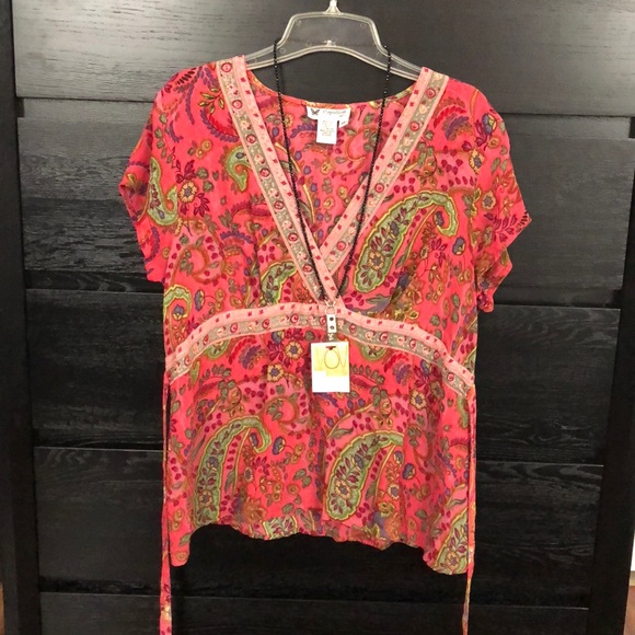 Papillon Tops - 🛑SOLD🛑2X love 💕 this non-stretch material Top